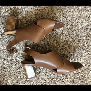 NWT CLARKS Heels sz9